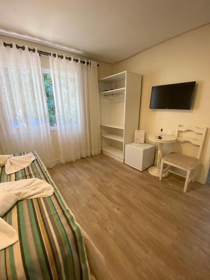 Pousada Ipe Amarelo E Quinta Dos Medeiros Bed & Breakfast Gramado Bagian luar foto