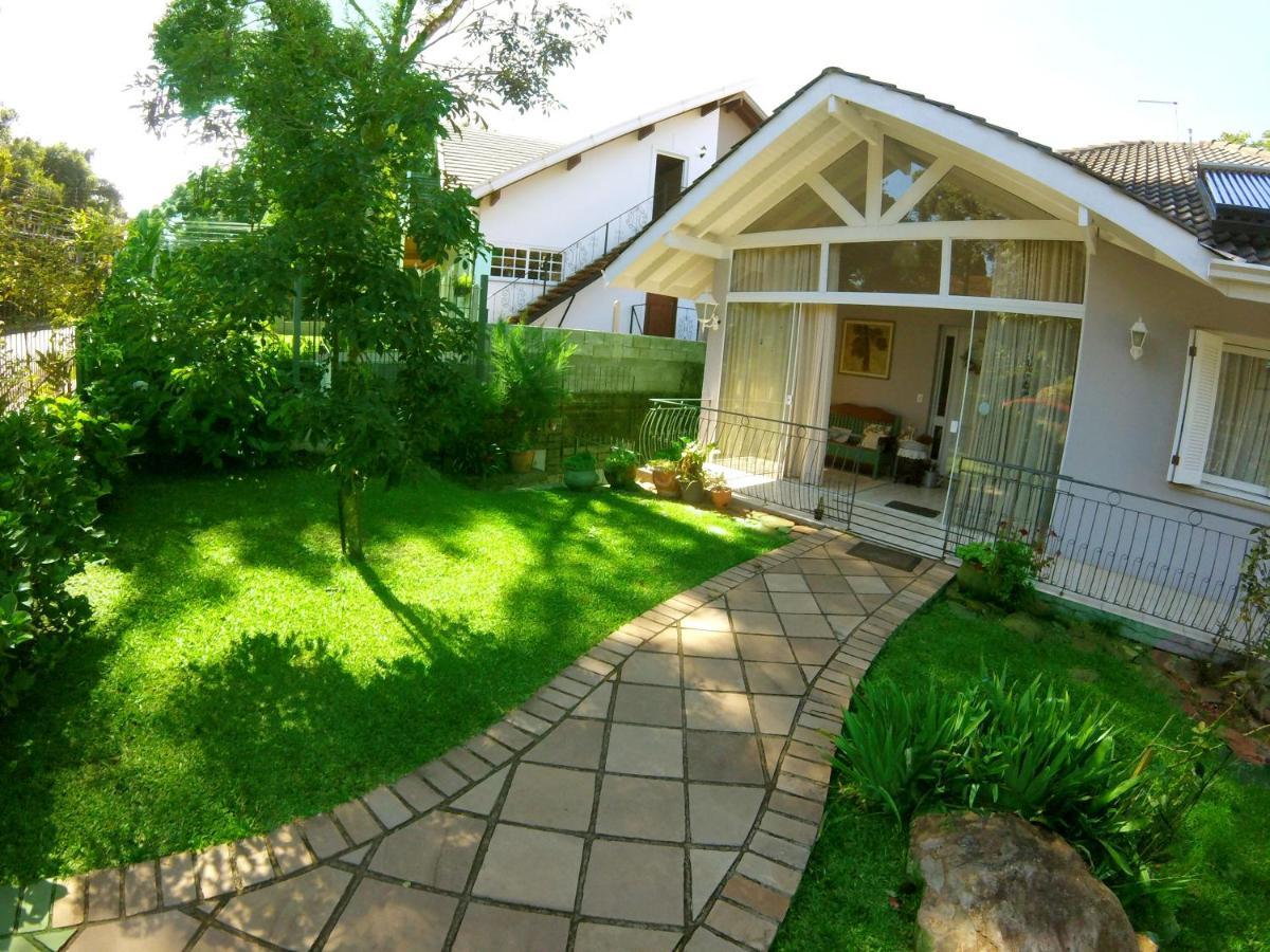 Pousada Ipe Amarelo E Quinta Dos Medeiros Bed & Breakfast Gramado Bagian luar foto