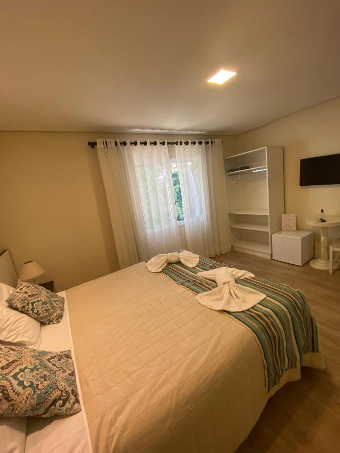 Pousada Ipe Amarelo E Quinta Dos Medeiros Bed & Breakfast Gramado Bagian luar foto